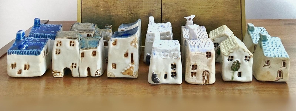 Ceramiczne domki. Domki ceramiczne. Dodatki do kwiatów. Dekoracje do domu. Dekoracje do salonu. Biżuteria dla kwiatów.