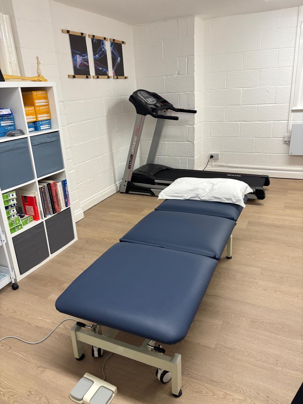 About Us, learn about silver linings podiatry and who we are based in our Milton Keynes clinic.