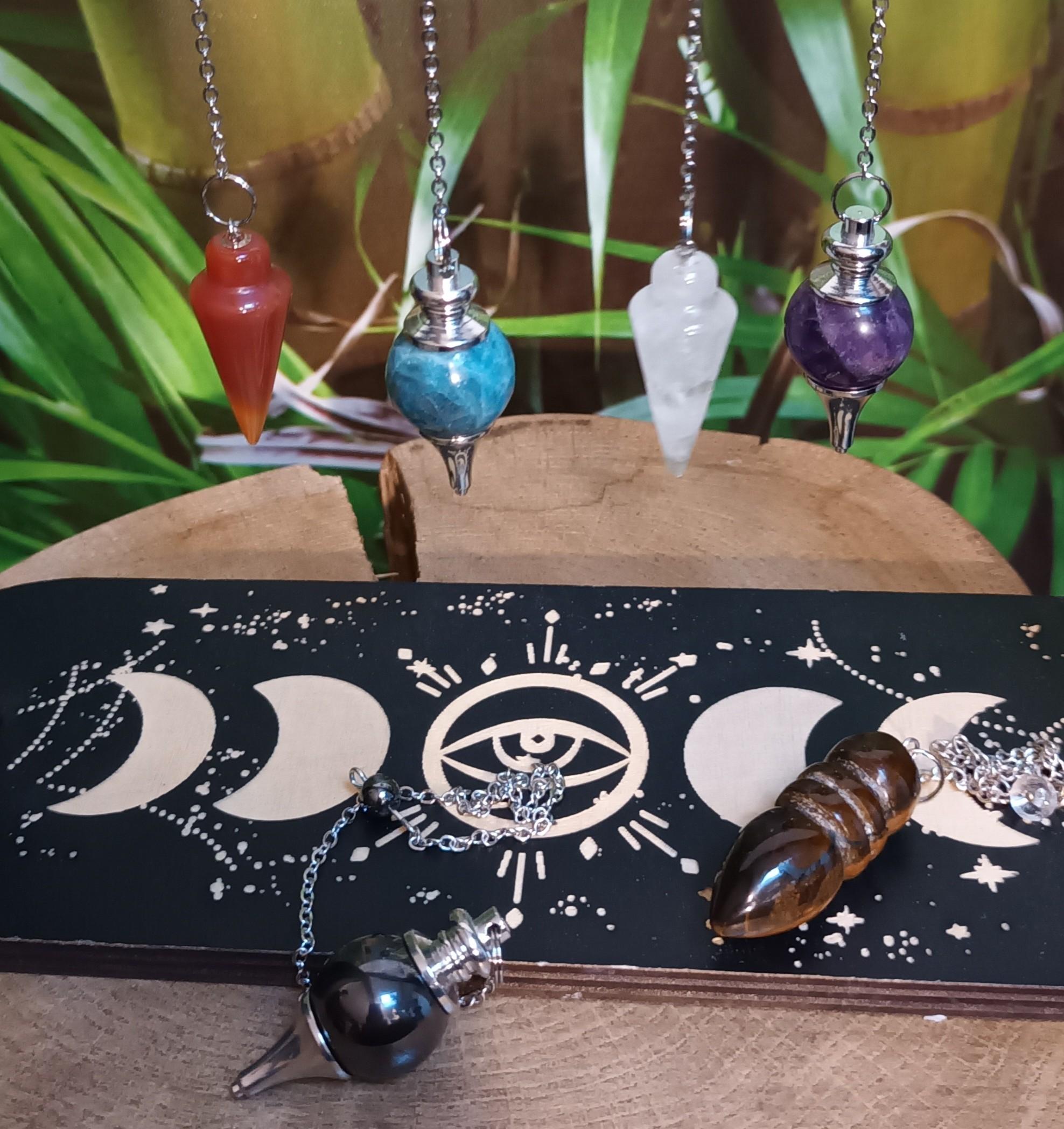 Pendules divinatoire