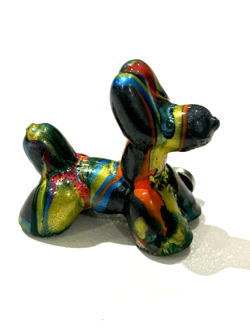 création de magnets en résine époxy avec peinture acrylique pouring