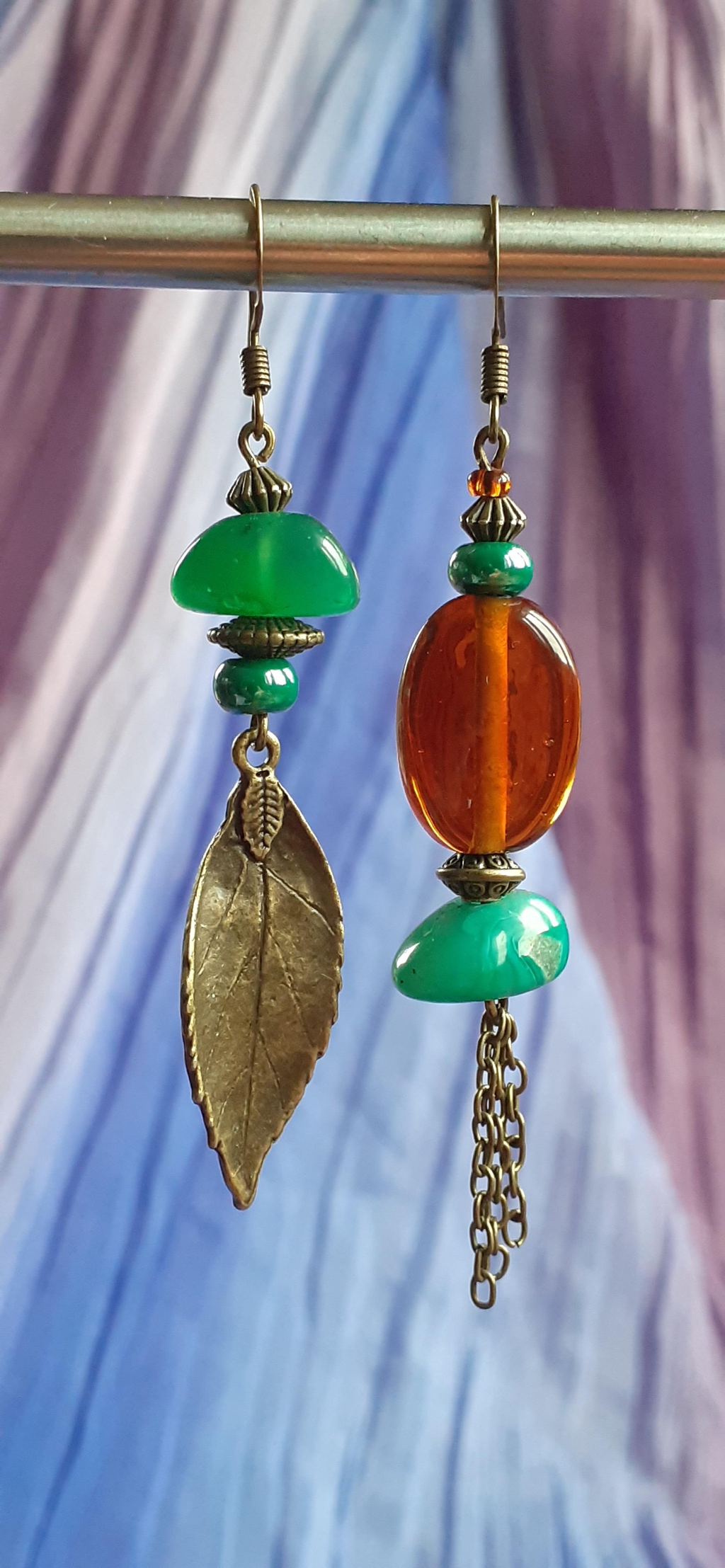 Boucles d'oreilles Asymétriques CDC-Upcycle
Fabrication sur mesure à partir d'un exemplaire restant. 
"Vous avez perdu une boucle d'oreille, je vous fabrique sur mesure la deuxième, pour vous créer une paire de boucles d'oreilles asymétriques des plus originale"

CDC-Upcycle, Bijoux fantaisie, Upcyclés, Faits main, Modèles uniques, Personnalisables, Fabrication  française artisanale sur mesure.