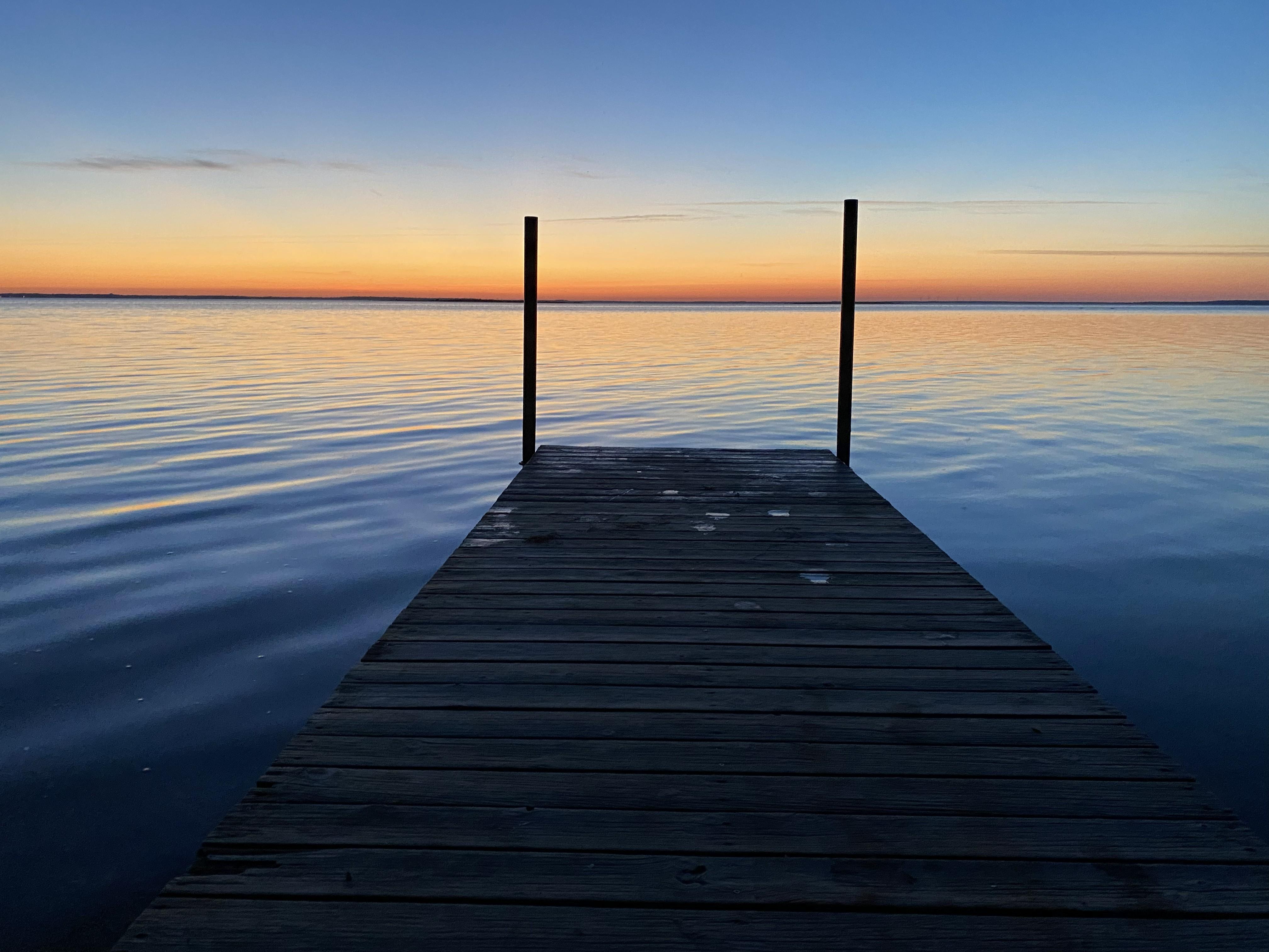 Sonnenuntergang am Wasser