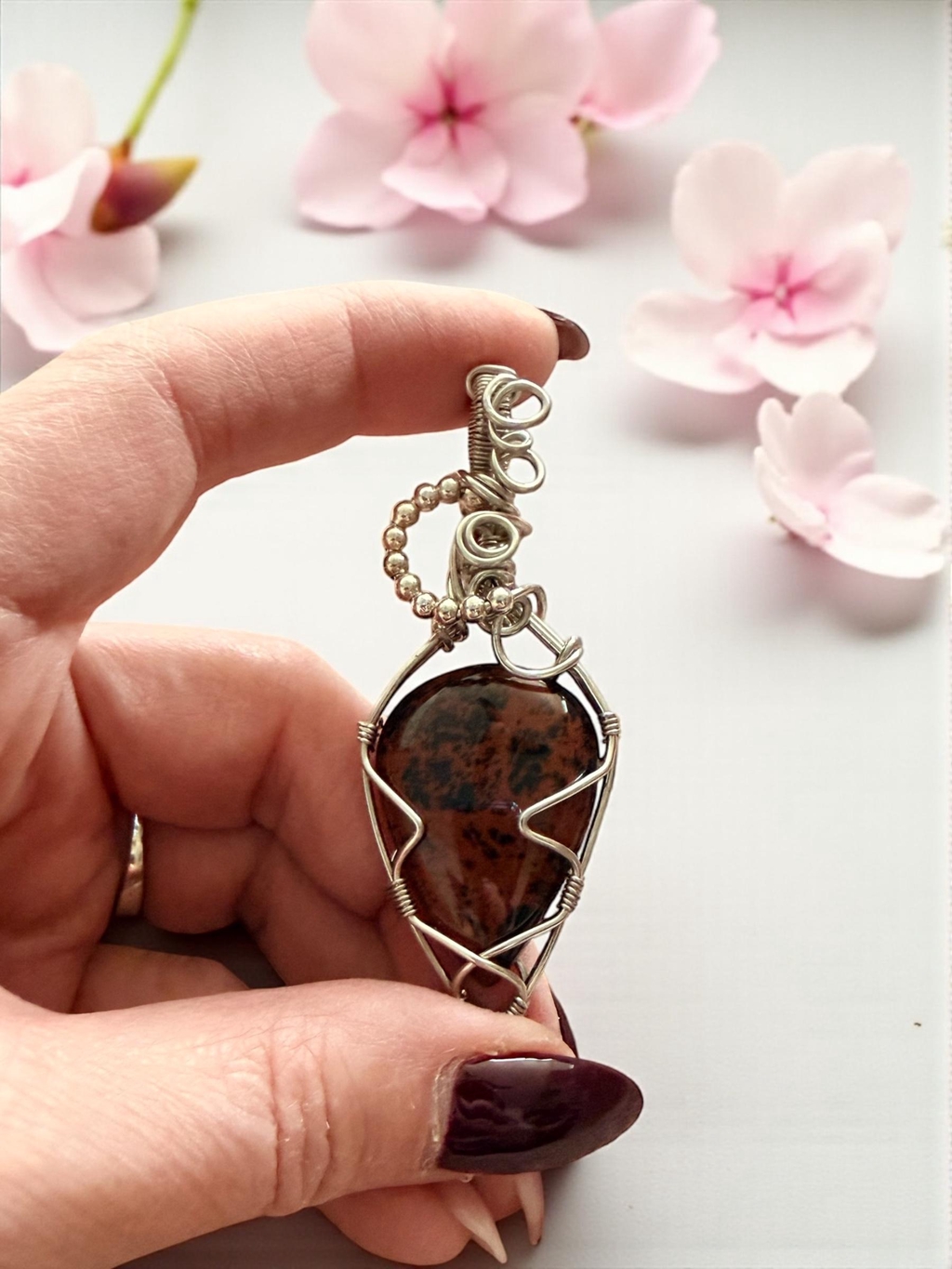 Pendentif Obsidienne Acajou, bijou unique fait mains