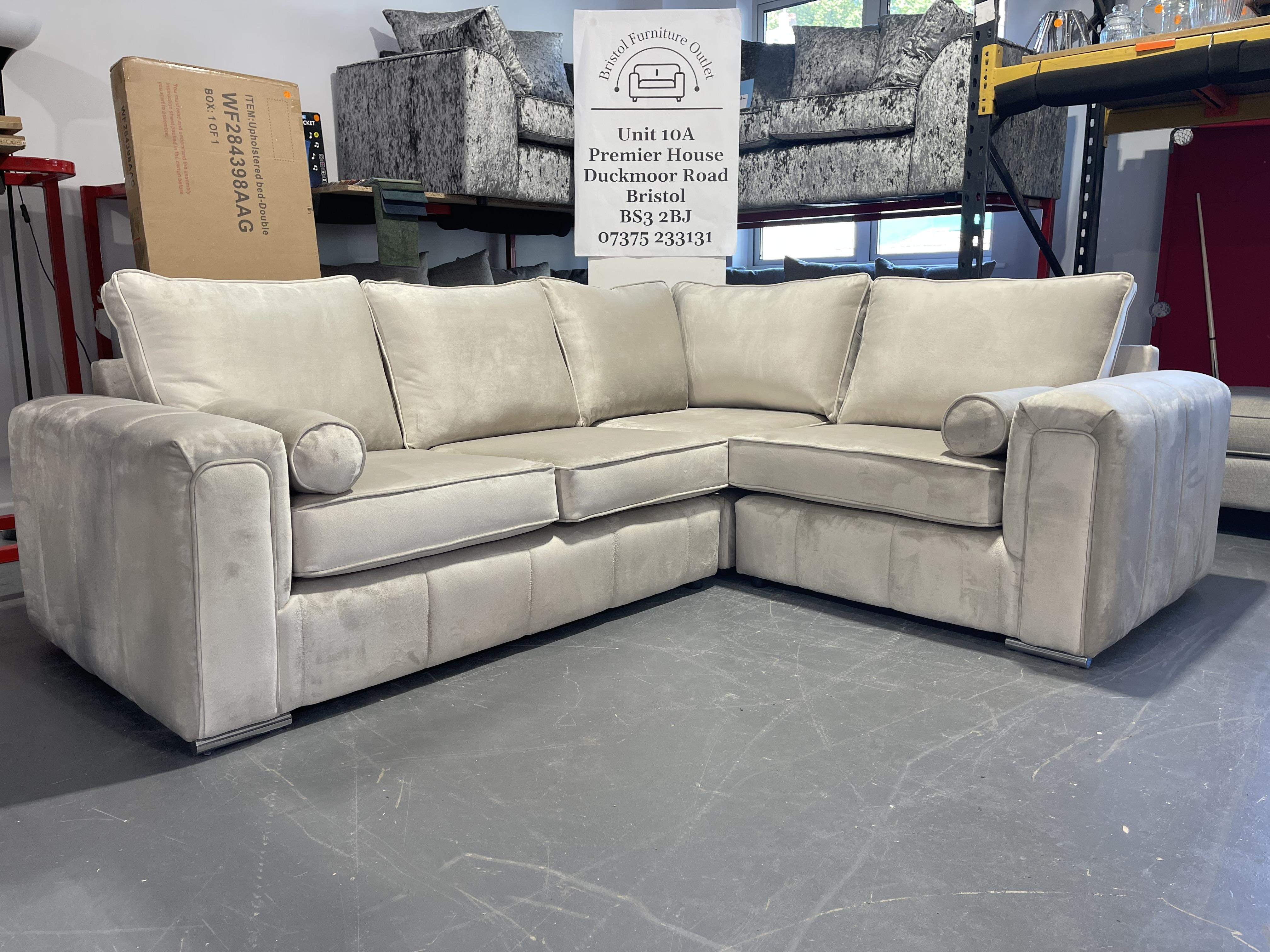 made to measure sofas Bristol
custom sofas Bristol
bespoke sofas Bristol
sofas in different fabrics Bristol
