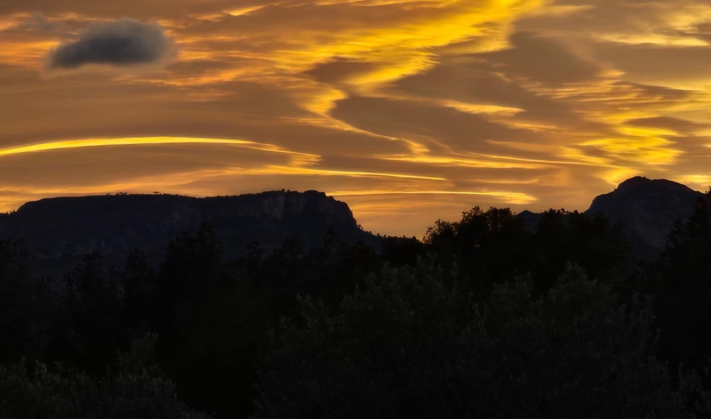 Open field private area and a perfect view to enjoy the sunset eclipse the 12th of August 2026
Magnificent view to Serra de Cardós