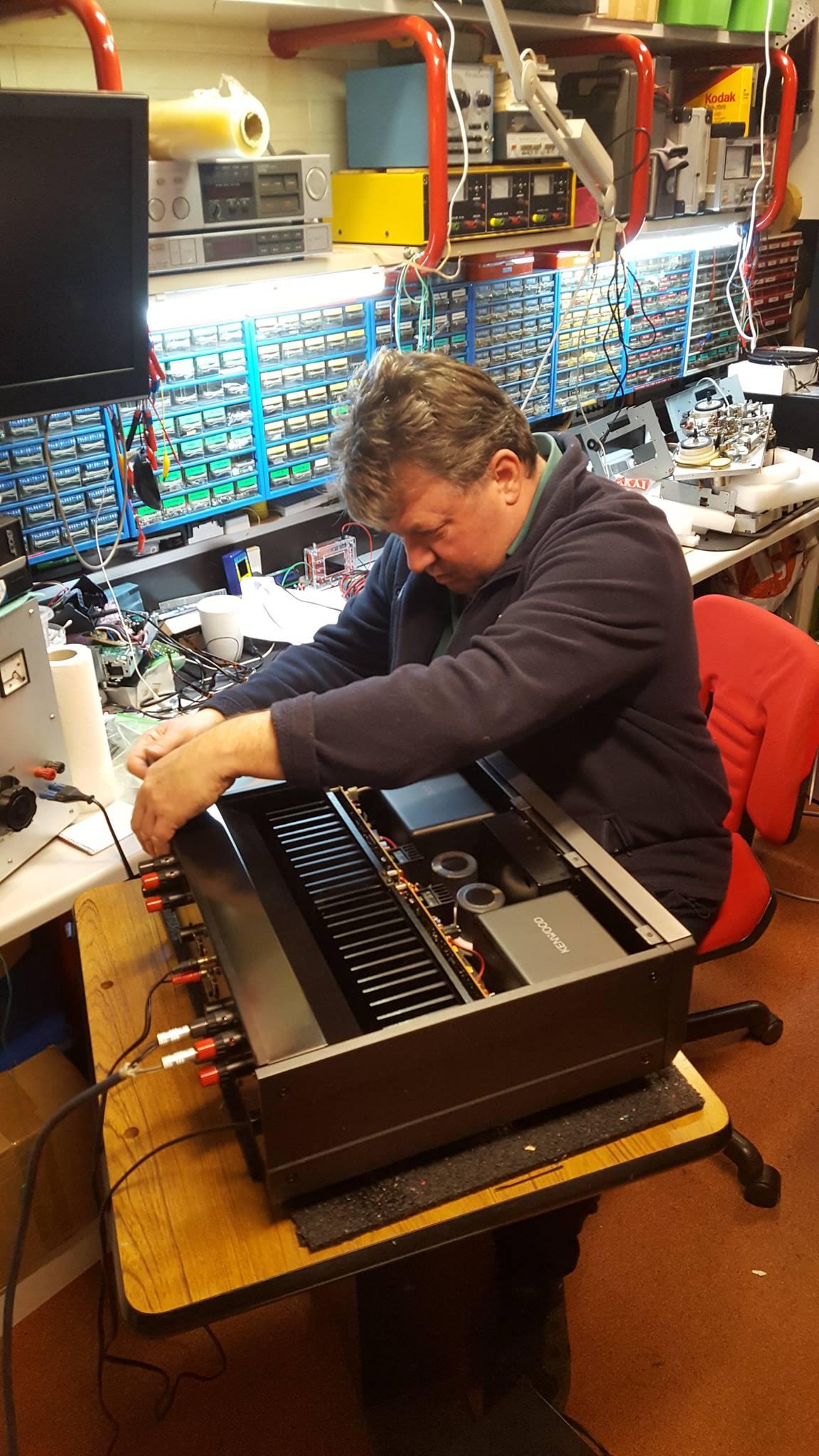 Sønderjyllands radio og elektronik værksted i Aabenraa. Vi reparere stortset alt, undtagen TV, mobiltelefoner og tablets. 