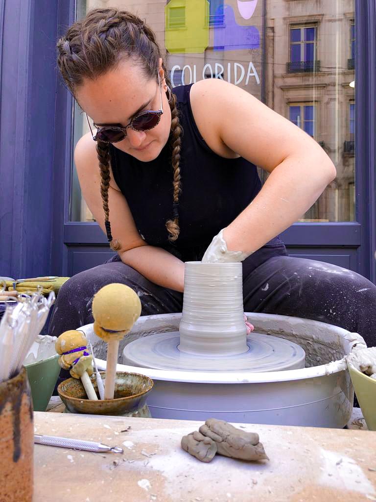 Qui se cache derrière Colorida ?