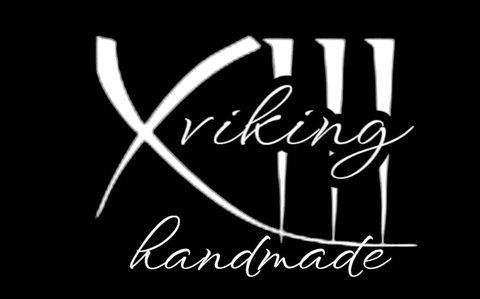 Ropa con diseños pintados a mano con pintura acrílica textil. 
Puedes adquirir tu camiseta con diseño ya realizado o con el q tu nos envíes 
Todo tipo de prendas, camisetas, chaquetas, mochilas, …