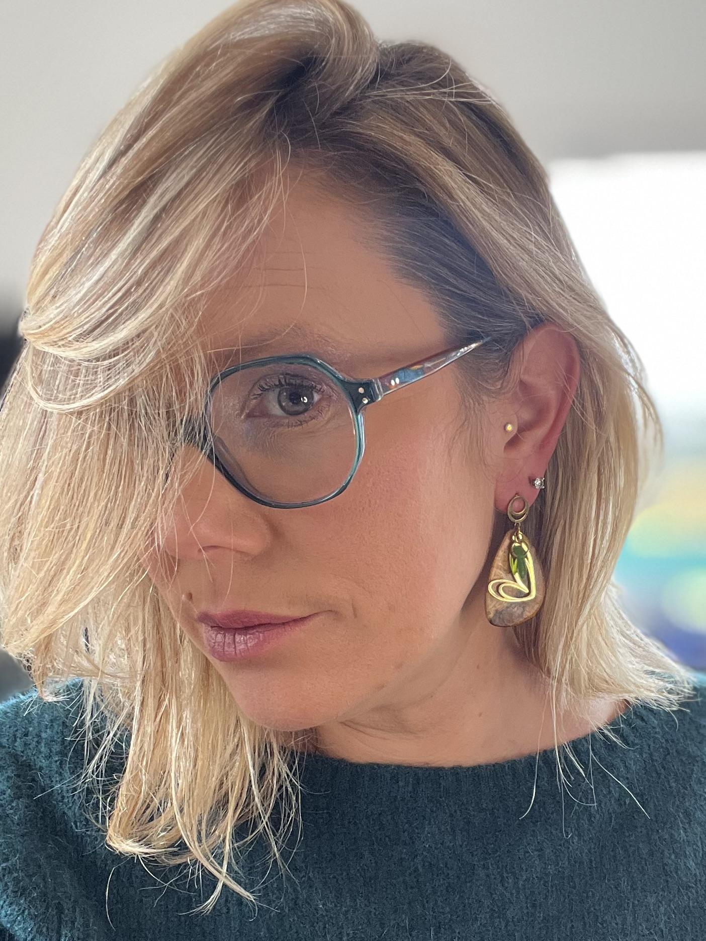 Boucles d’oreilles bois précieux et verre marin