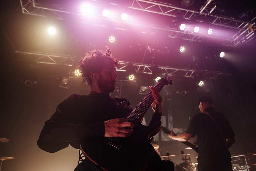 Photo live par Rémi DELECROIX au Novomax, QUIMPER 04-10-25