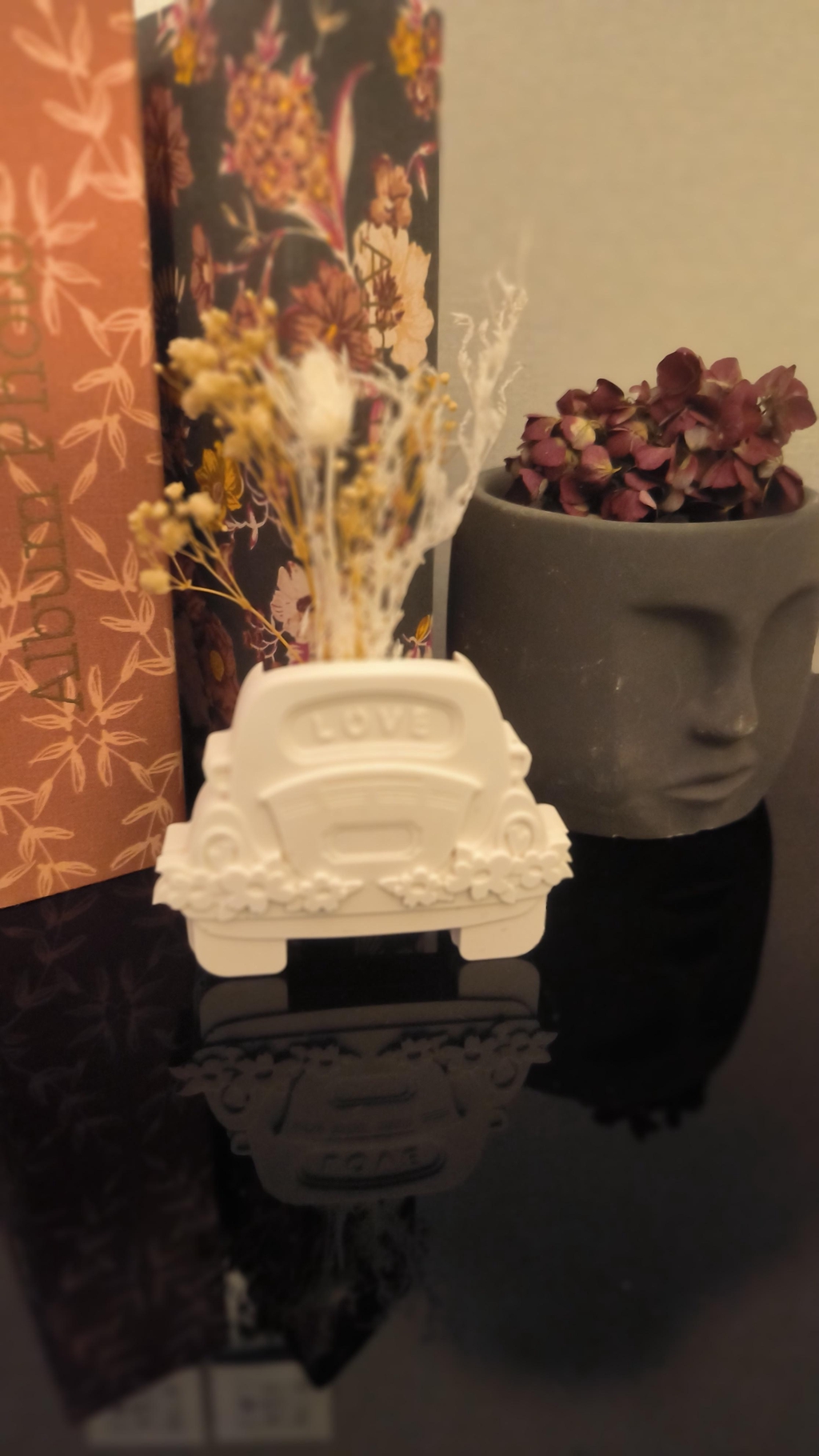 Un produit qui peut totalement s'intégrer dans vos décorations de mariage ou autre événement 
Un cadeau idéal pour vos invités 

✨ En voiture Simone