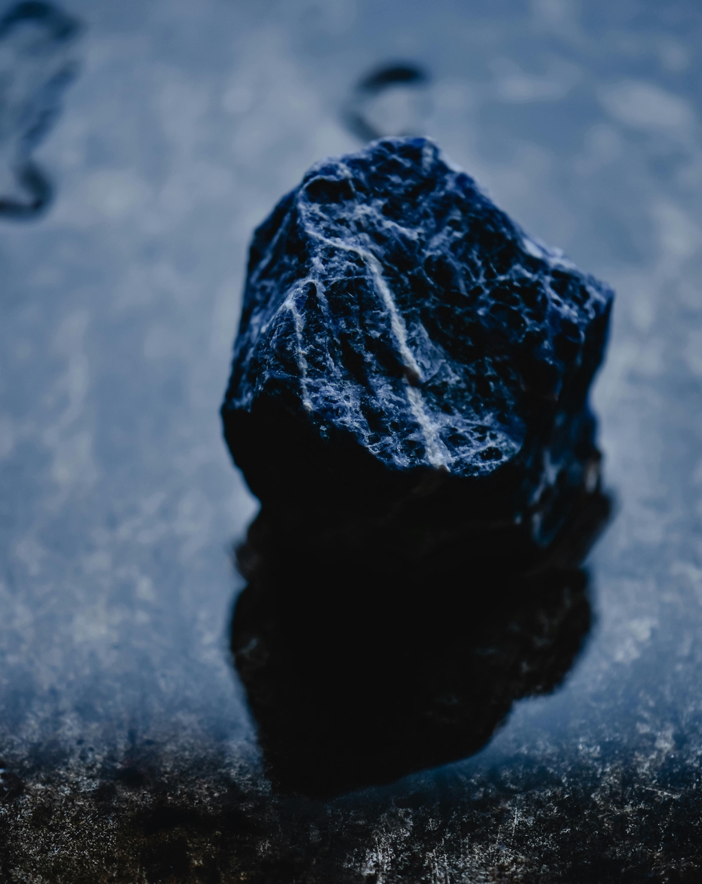 Bienfaits de la sodalite – Pierre de clarté mentale et de communication