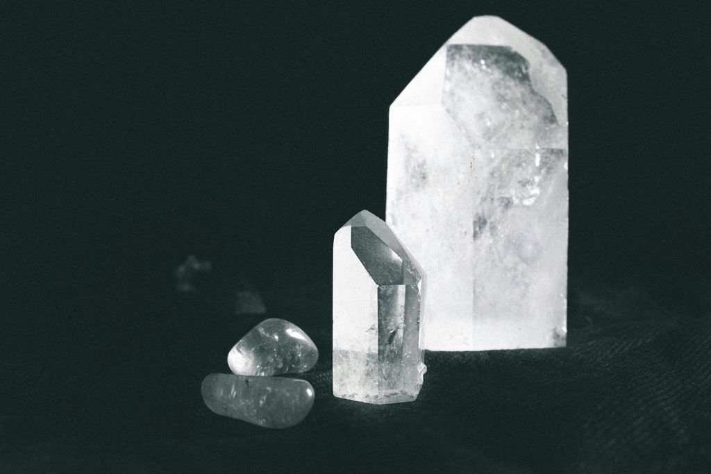 Bienfaits du cristal de roche – Pierre de purification et d’énergie