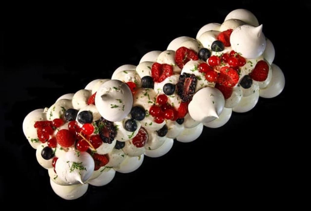 Bûche pavlova fruit rouge ou fruit exotique 