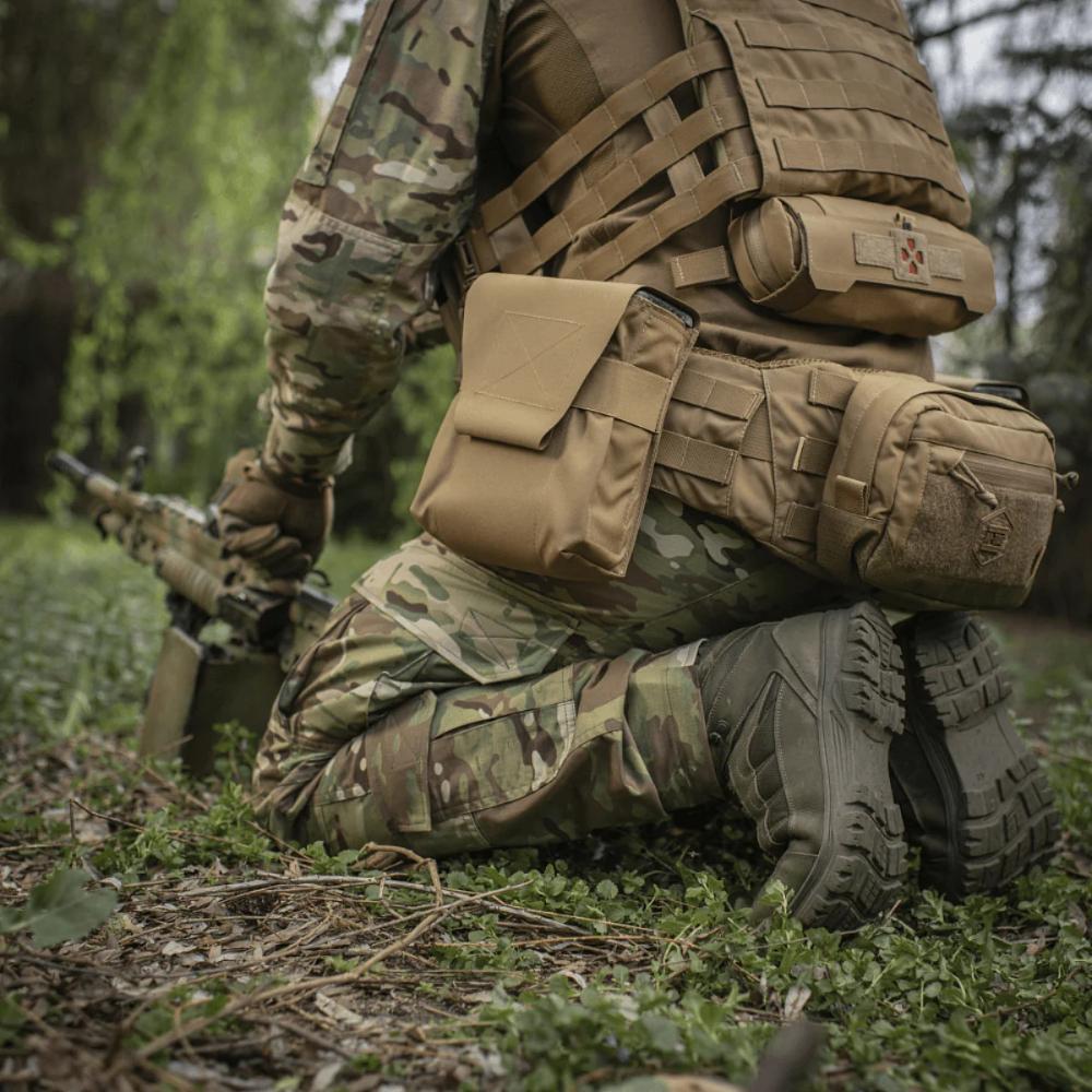 Köp militära fickor och pouches billigt online hos oss! Vi har exempelvis MOLLE fickor i olika färger och storlekar.