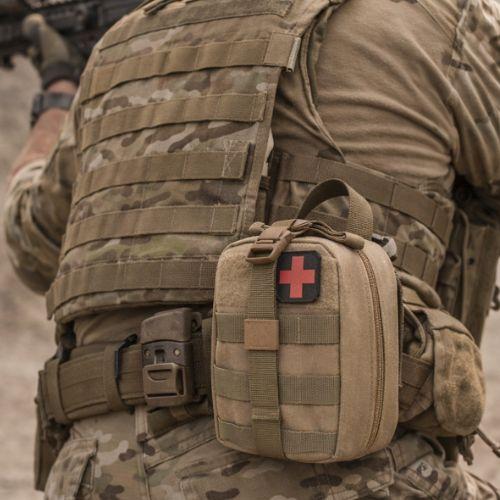 Vi har militär sjukvårdsutrustning och sjukvårdsfickor i många olika modeller och färger. Köp online hos oss!
