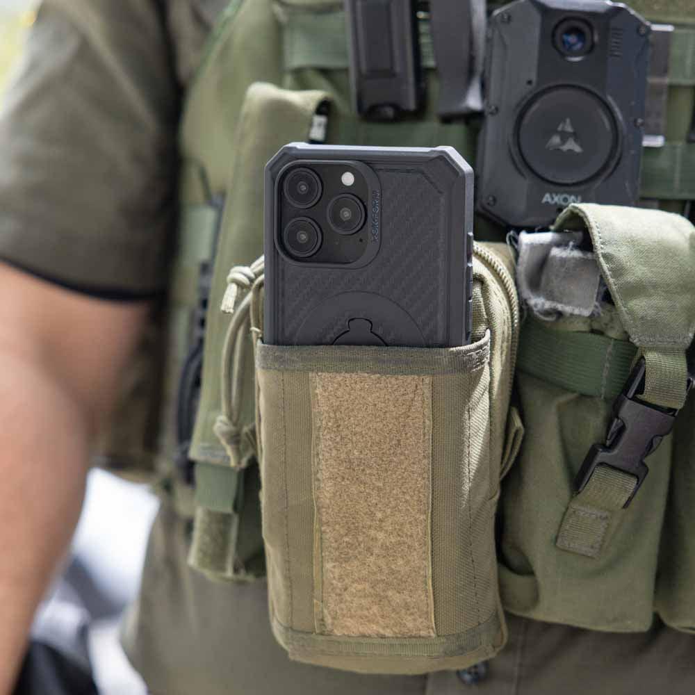 Hos oss kan ni köpa taktiska mobilhållare för militär och polis.