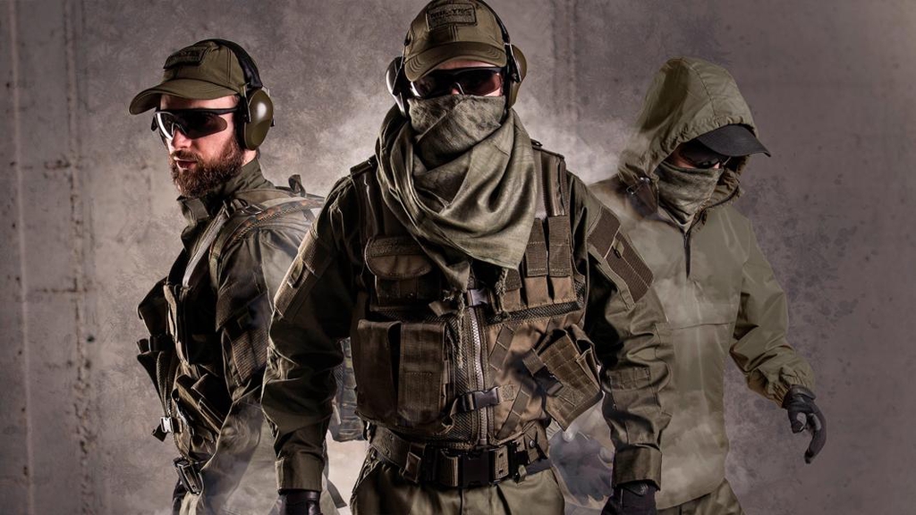 Köp militärkläder billigt online hos oss. Vi har många olika typer av plagg och kamouflage.