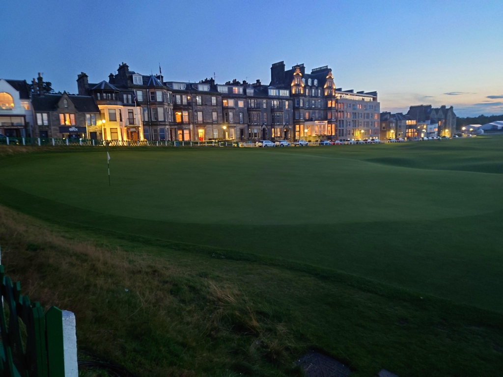 Welcome to how buying golf clubs should be.