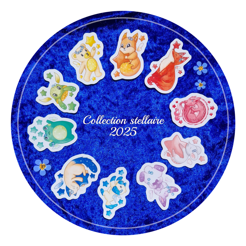 Zoom sur la collection stellaire d'autocollants brillants et holographiques de Mylarosy : positionnés en cercle par teinte donnant un effet arc-en-ciel sur fond bleu, parsemé de myosotis.
