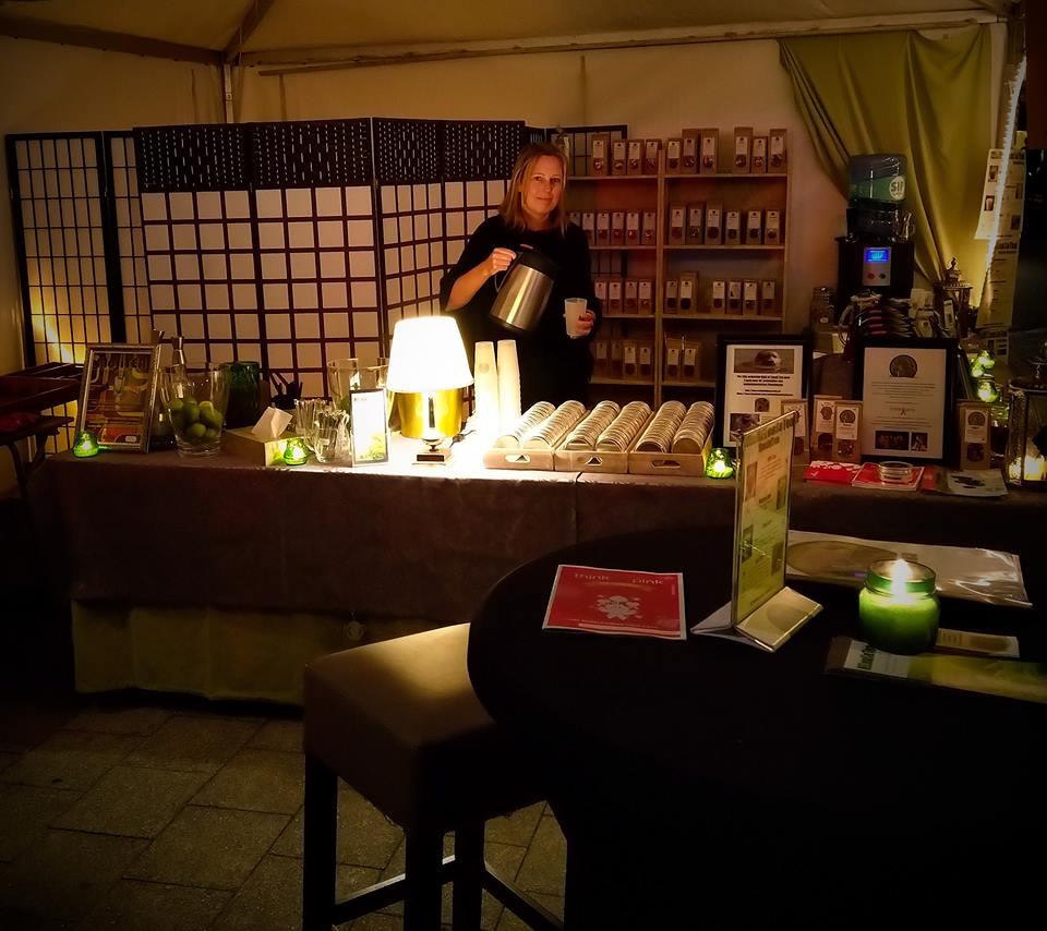 Een unieke aanvulling op uw catering, met gezonde dranken op basis van pure theeën en kruideninfusies / A unique addition to your catering, featuring healthy drinks made from pure teas and herbal infusions