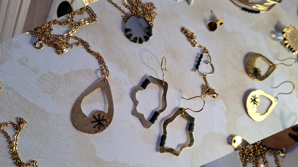 Le noir comme nouvelle signature.