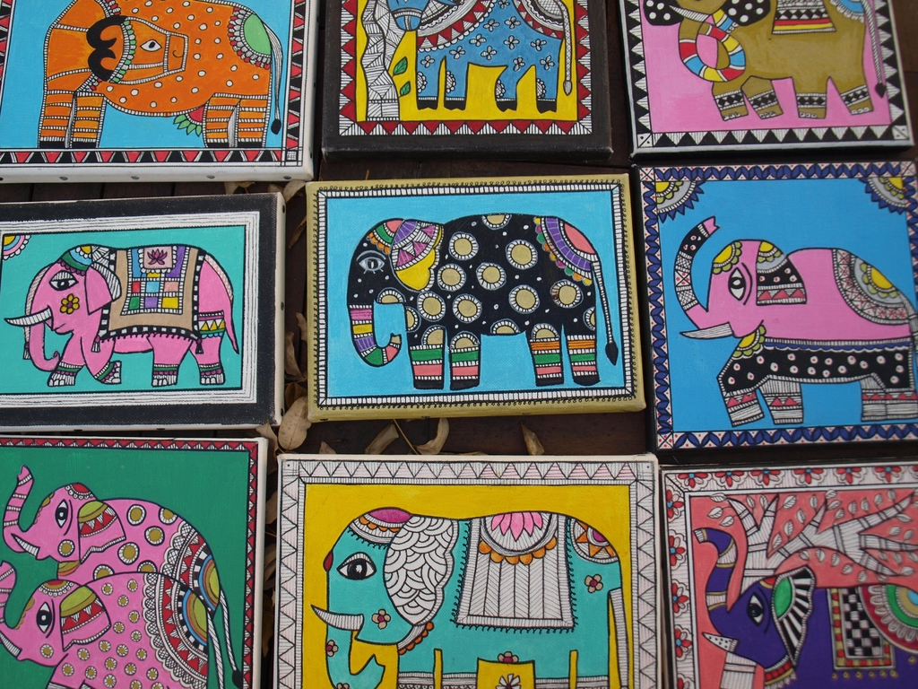 peintures indiennes madhubani sur le thème de l'éléphant