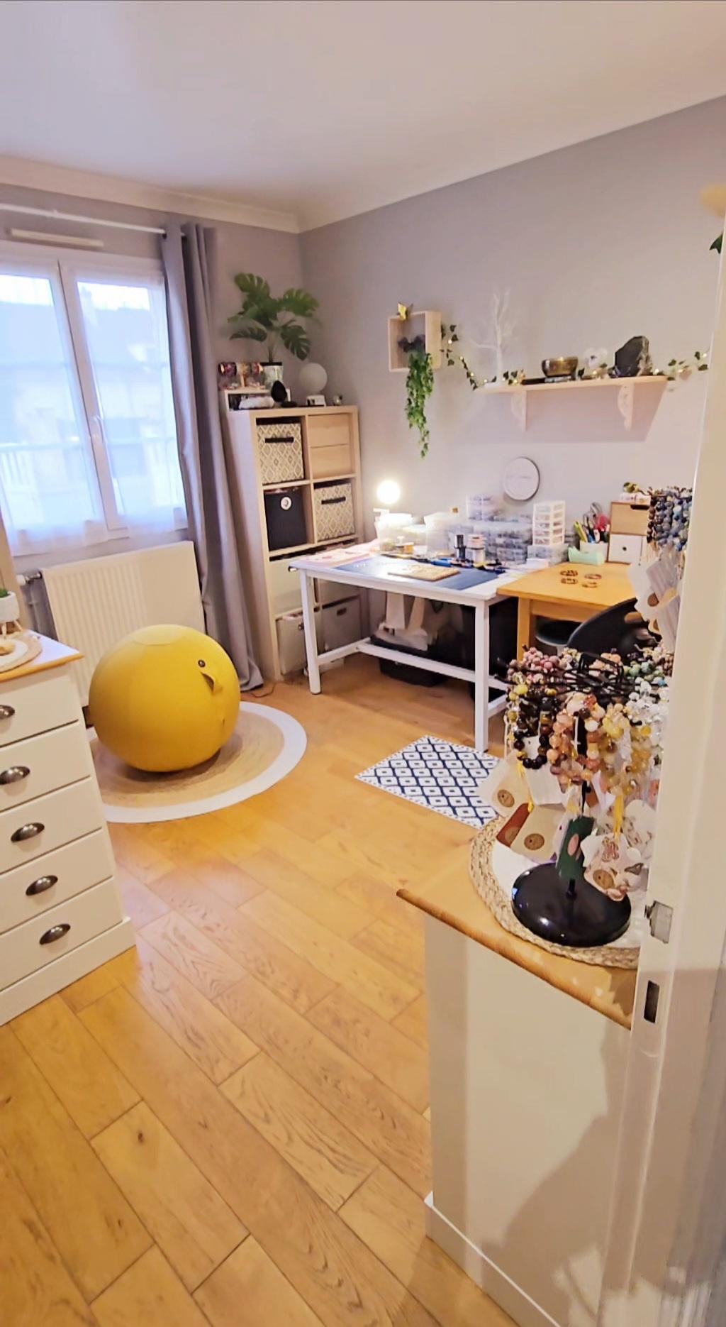 Vous voulez découvrir mon atelier ?  Atelier créatif Elo Handmade : créatrice de bijoux en pierre naturelle 