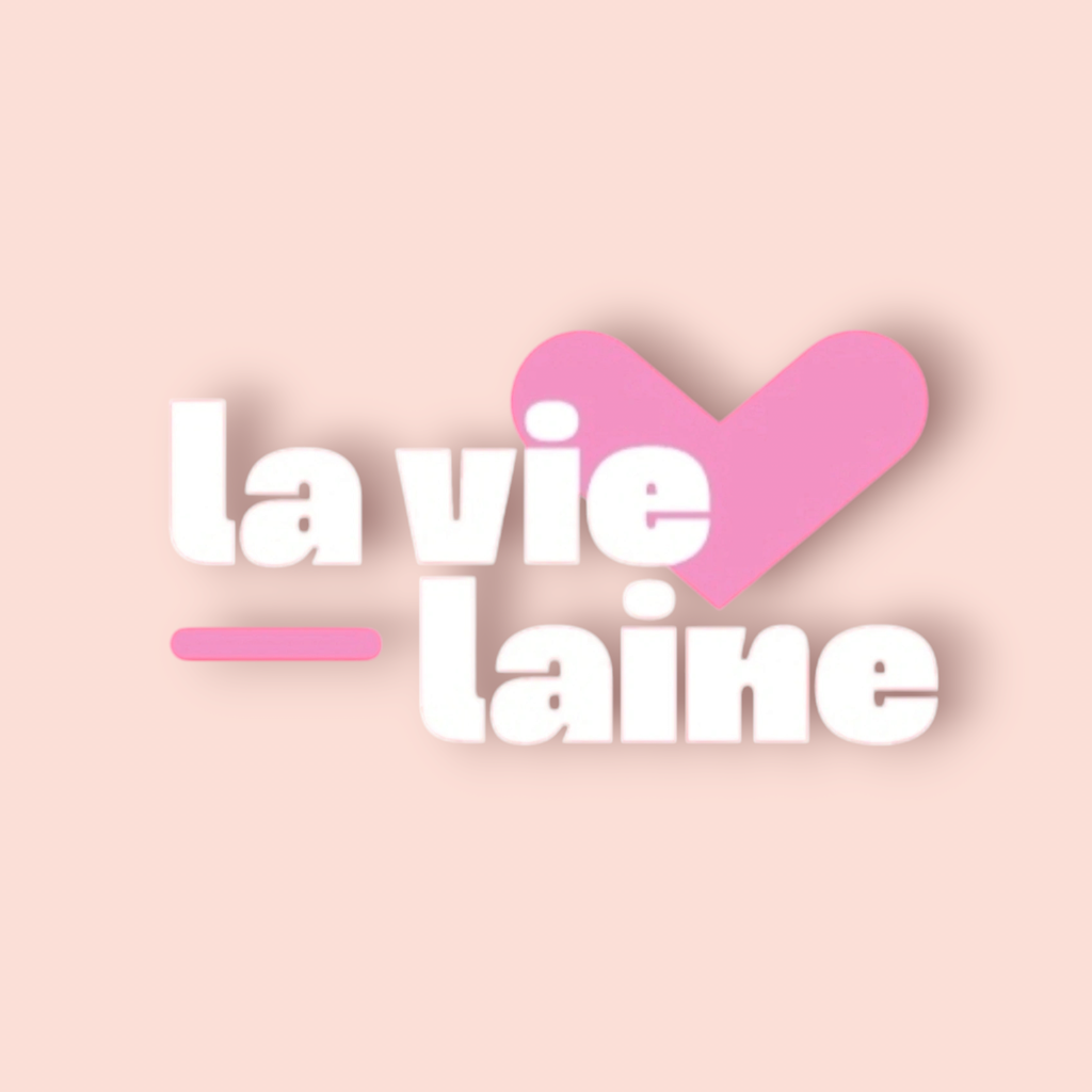 Bienvenue dans l'univers pétillant de La Vie Laine ! Ma marque de décoration et d'accessoires en laine tuftée vous invite à plonger dans un monde où la couleur, la douceur et la joie s'entremêlent pour sublimer votre intérieur.

Chez La Vie Laine, chaque création est une explosion de teintes vives et de motifs audacieux, conçue pour apporter une touche de gaieté et d'originalité à votre quotidien. Nous puisons notre inspiration dans l'énergie débordante des années 70, du milieu rock, punk, kawaii...mêlée à une sensibilité contemporaine, pour vous offrir des pièces uniques qui reflètent votre personnalité et égayent votre espace de vie.

Notre technique de prédilection, le tufting, nous perm

Que vous souhaitiez redonner vie à une pièce, ajouter une touche funky à votre décoration ou offrir un cadeau original, La Vie Laine est là pour transformer vos envies en réalité. Rejoignez notre communauté de passionnés de design audacieux et laissez-vous séduire par la douceur et la créativité de nos créations en laine tuftée.