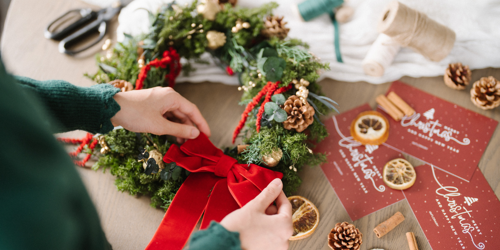 2025 Christmas Flower: Real Christmas wreath that last more than 1 month.