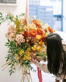 We provide services including grand opening flowers, engagement flowers and wedding flowers