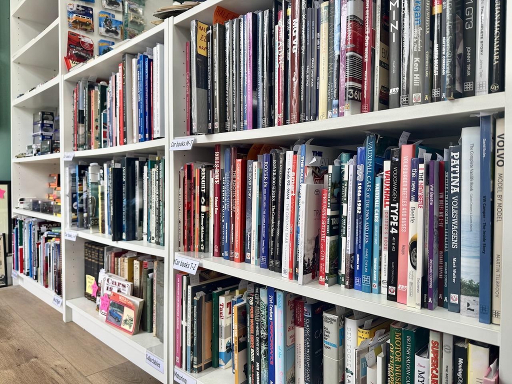 flâneur: Automotive Literature & Automobilia
