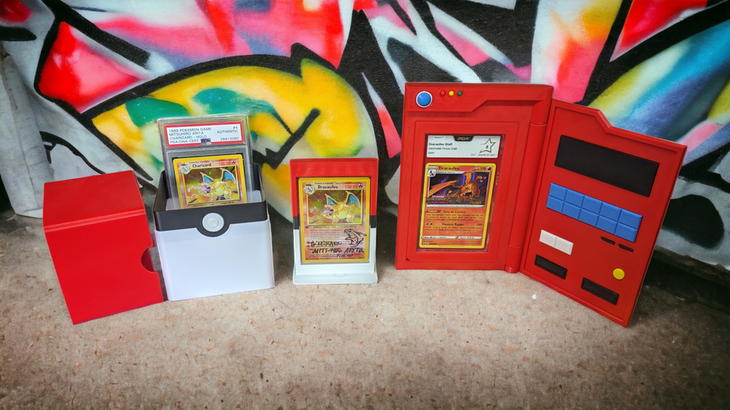 Présentoir pour cartes et boosters Pokémon, Lorcana, Yugioh et autres Jeux de Cartes à Collectionner.
Support cartes Pokémon