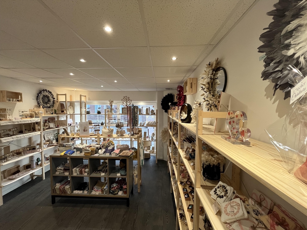 Boutique associative regroupant des artisans et créateurs 