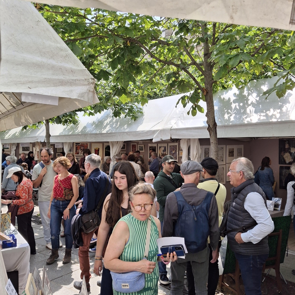 La foire de Saint-Sulpice réunit chaque année plusieurs centaines d'artistes et de passionné.es d'estampes.