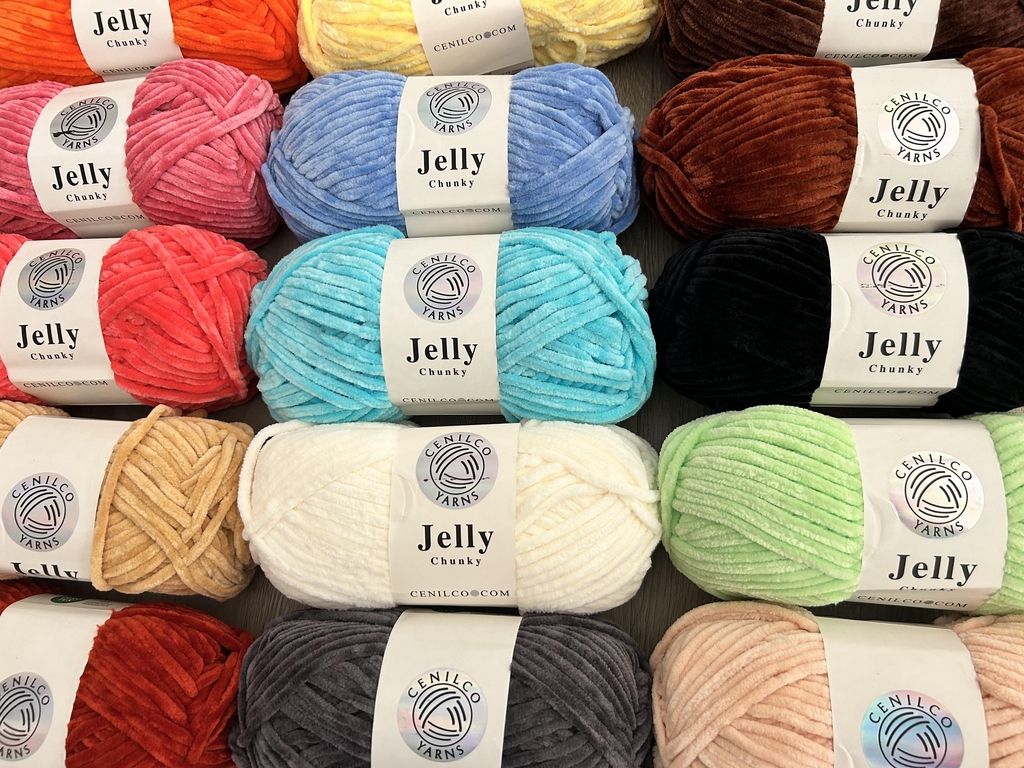 Alexia Crochete Créatrion peluches au crochet, tuto crochet, atelier crochet, peluche personnalisé, laine chenille Jelly chunky, Cenilco 
