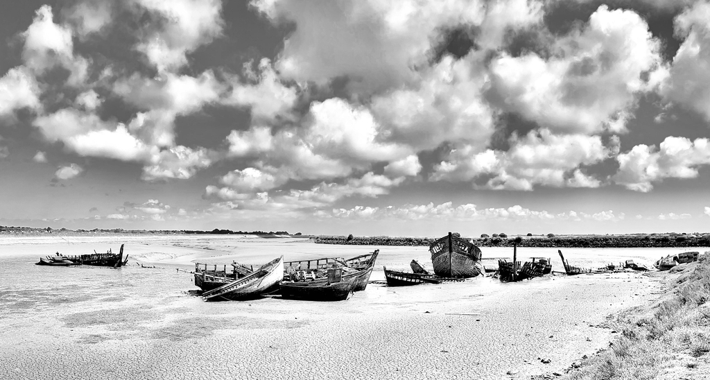 Un paysage apaisant imprimé en A4, parfait pour créer une ambiance zen à la maison ou au bureau. Tirage express sur papier photo standard.
