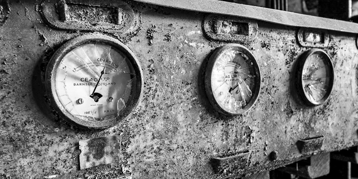 Image d'une ancienne rampe de recharge de lanterne de mineur