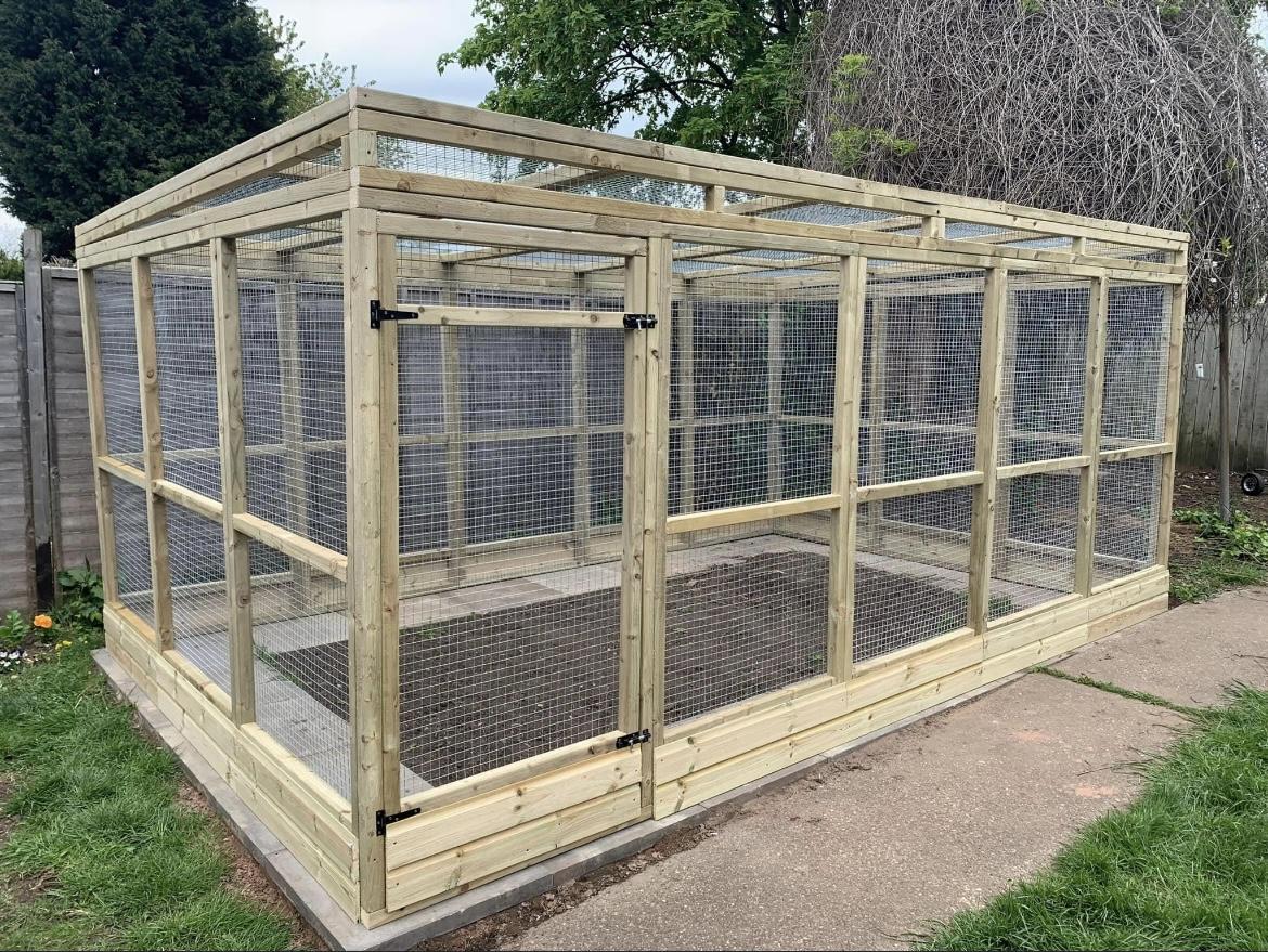 Enclosure With Kickbboard