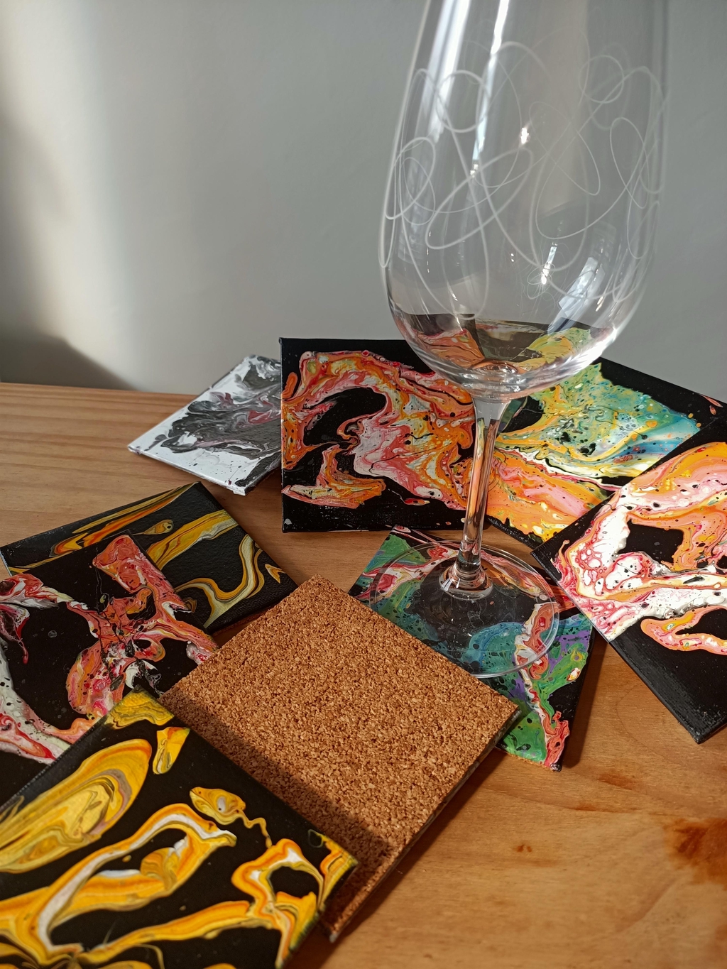 En lots par 4, 6 ou 8. De quoi ajouter un peu de couleurs à l'apéritif ou tout au long du repas.