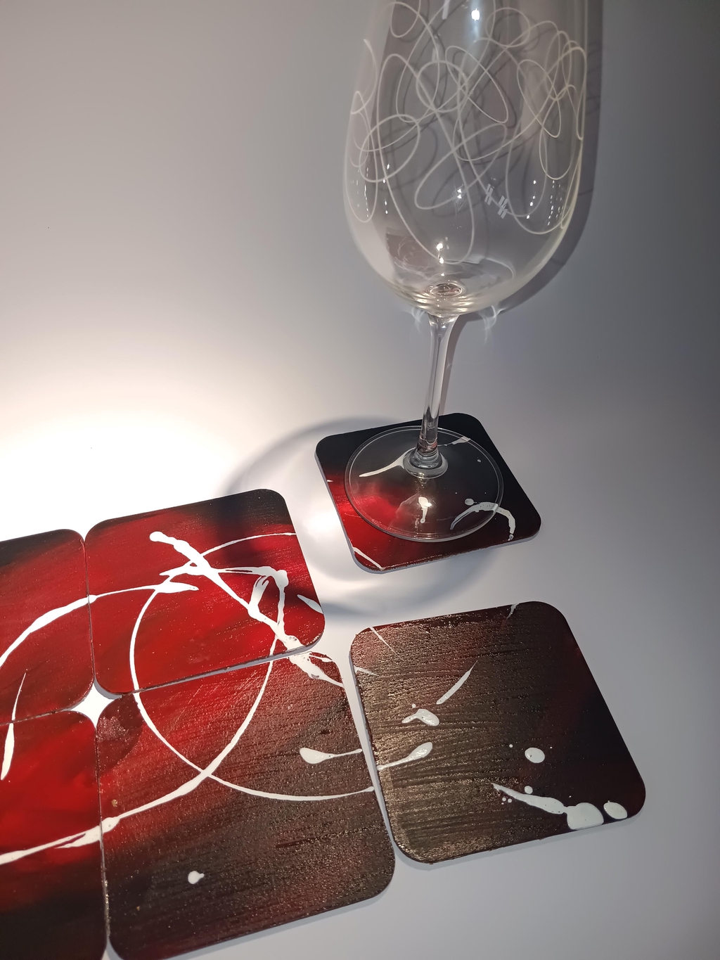 Pour amuser la galerie, occuper les enfants, vérifier les capacités cognitives ou le niveau d'alcoolémie... Optez pour les puzzles à boire.