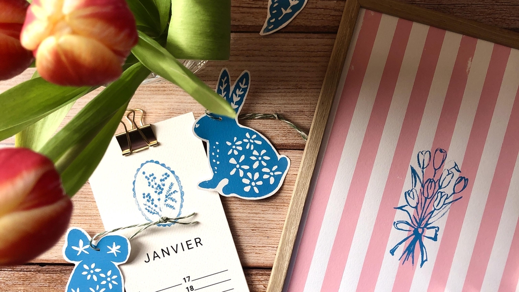 Des calendriers au rythme des saisons : pensé pour accompagner votre quotidien, mes calendriers mettent à l'honneur le passage des saisons et les instants du quotidien. 
Imprimé artisanalement en sérigraphie, chaque exemplaire est unique.
