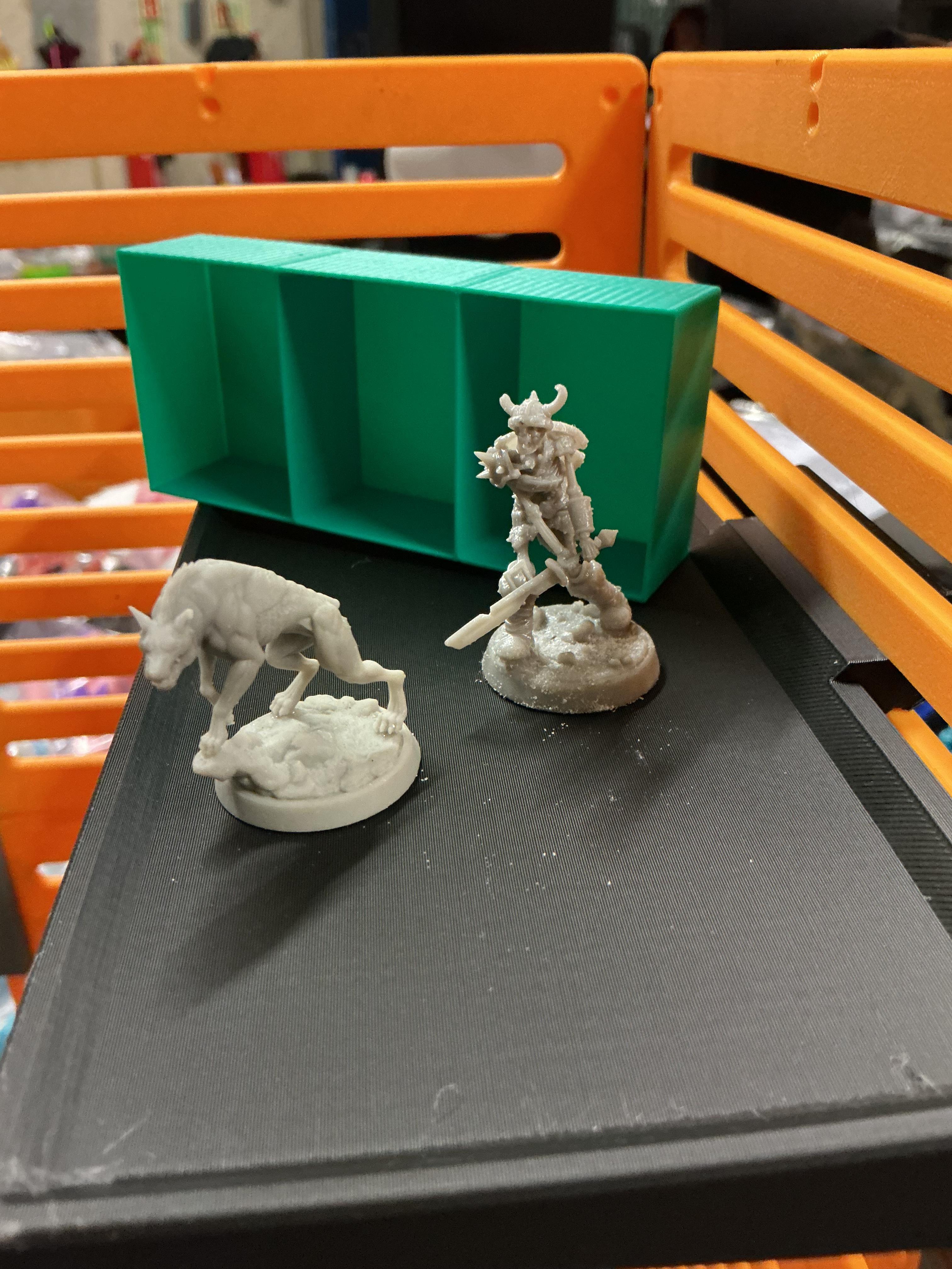 32mm resin printed miniatures and table top gaming accessories