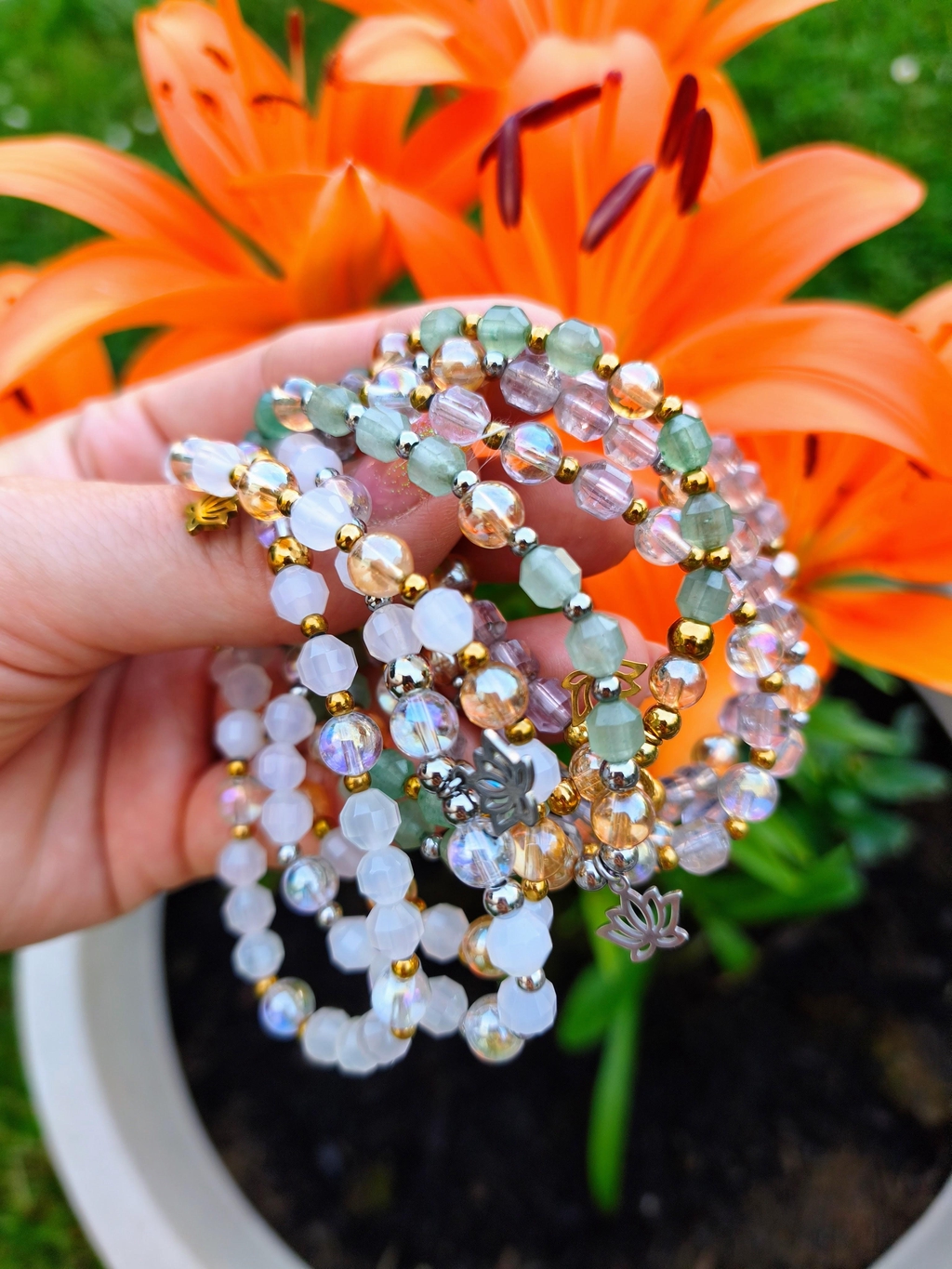 Nouveauté bracelet en pierres naturelles facettées améthyste, quartz et aventurine verte