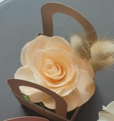 creacoquelicot rose en bois de sola fait main coloris saumon