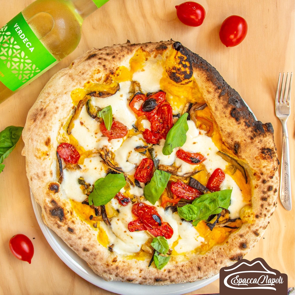 Vera Pizza napoletana vegetariana da pizzeria spaccanapoli a brindisi