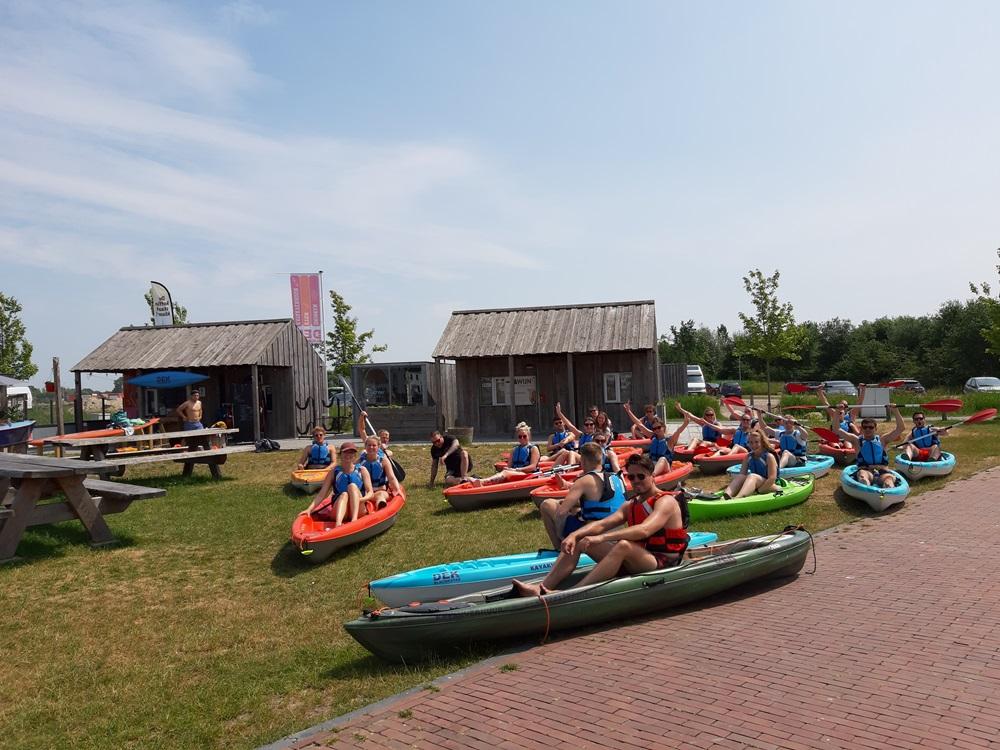 Ontdek het Oldambtmeer: Huur een Kayak bij DEK Blauwestad!