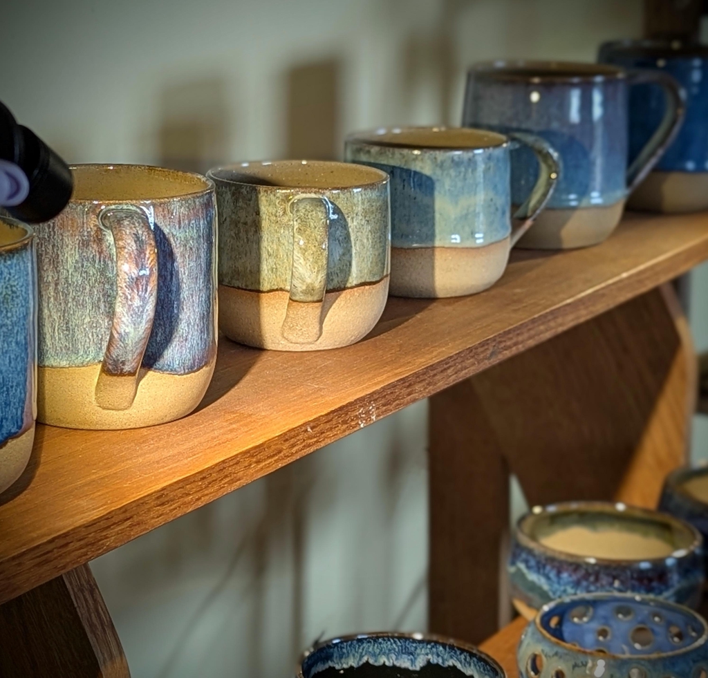 Due to a busy time the website has very little stock.
Please feel free to email any questions. My aim is to be adding items in February.