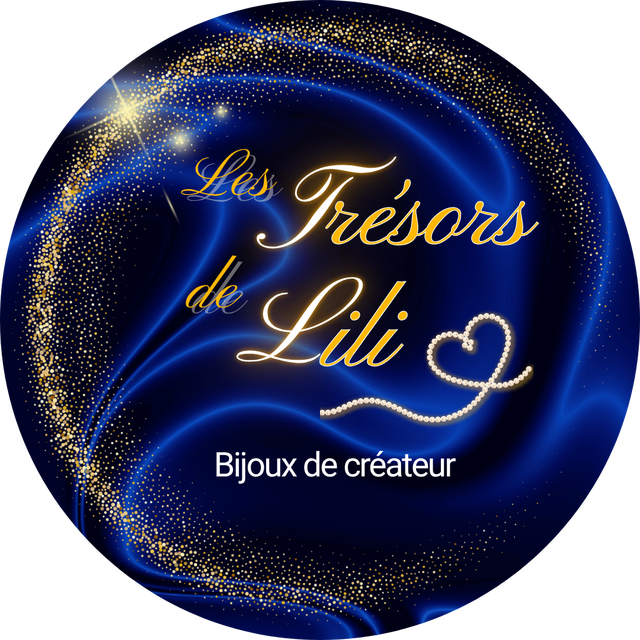 Logo Les Trésors de Lili, en lettres dorées sur fond bleu roi