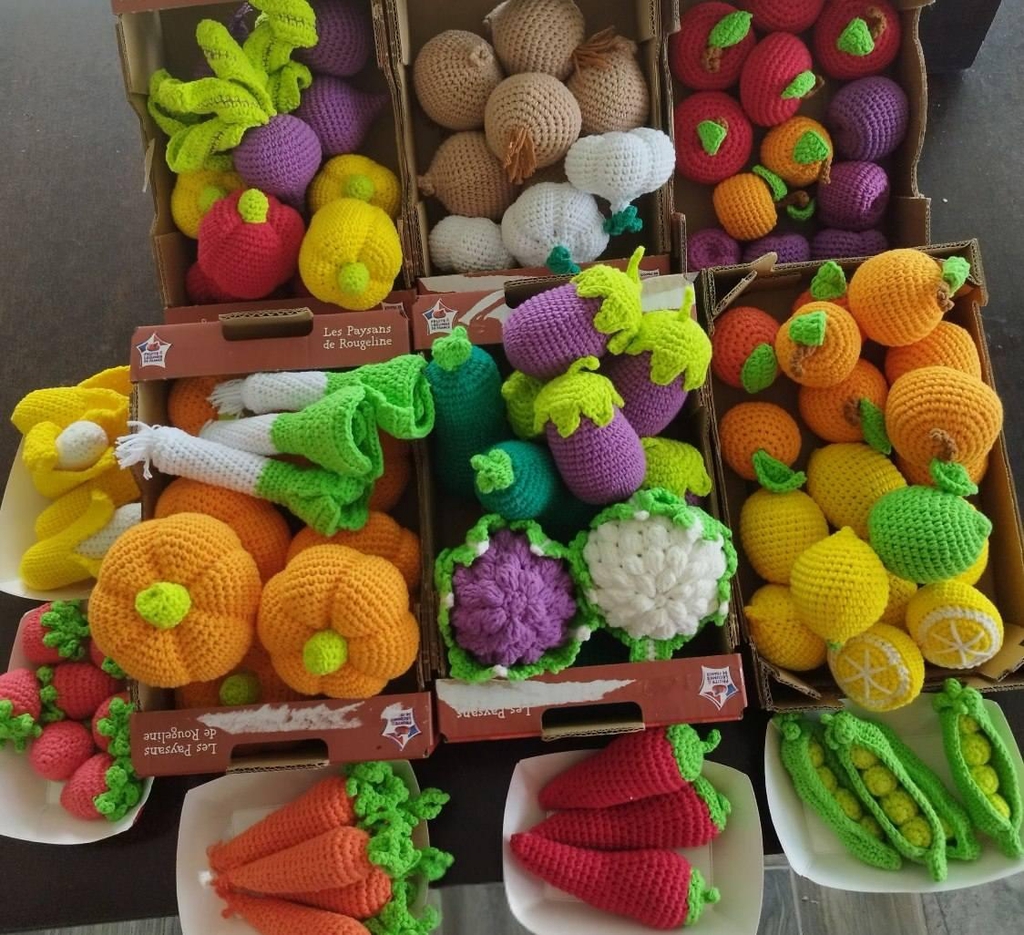 Dinette crochet cadeau enfant marchande laine fil artisanat 